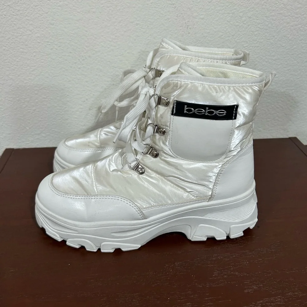 BEBE Jadah Y2K Lug Sole Puffer High Top Sneaker / Boots Size 9.5